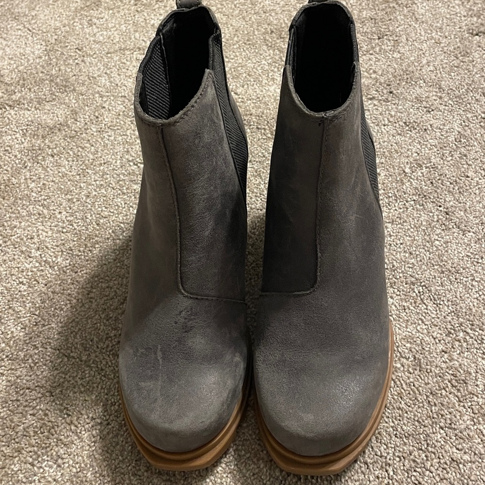 Sorel sz 7 wedge boots grey distressed leather tts like new condition
